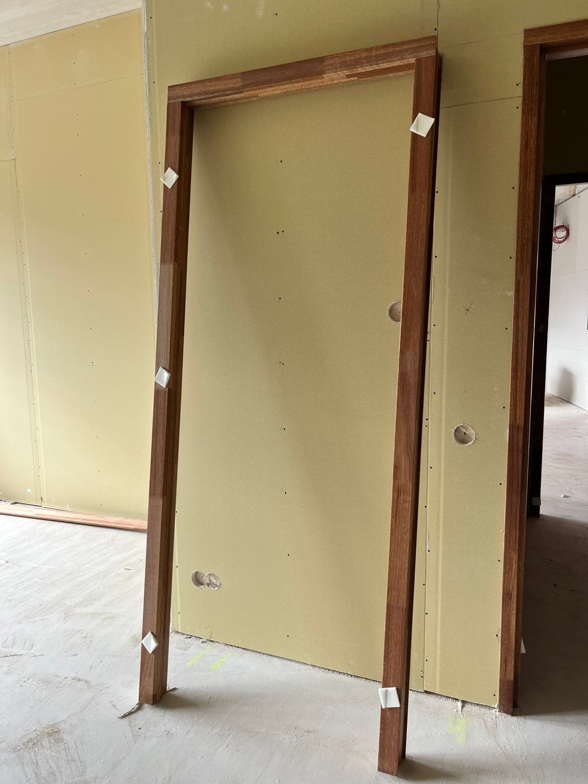 Meranti binnendeurkozijnen deurmaat 93 x 231,5 5 stuks, Deurkozijn, Zo goed als nieuw, 225 cm of meer, Hout