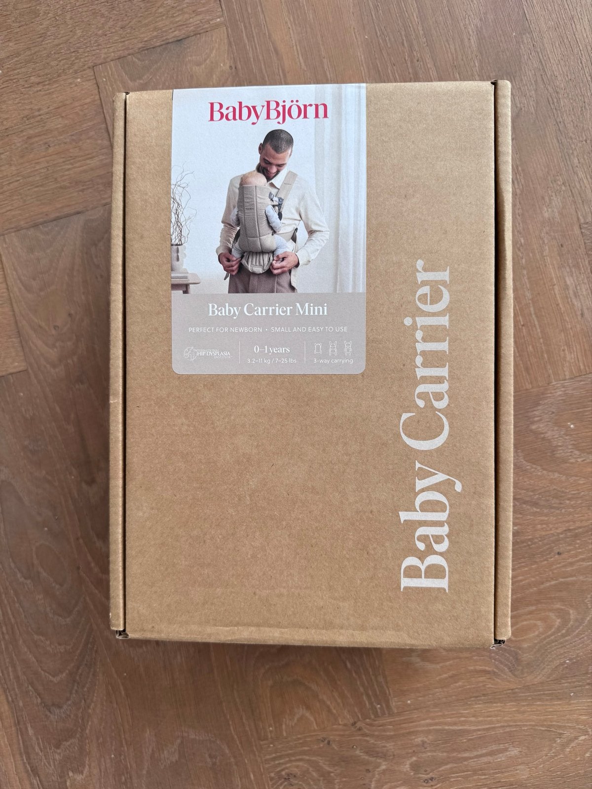Baby Björn Baby Carrier Mini - Beige (0-1 jaar), Ophalen of Verzenden, Zo goed als nieuw, Draagzak, Baby Björn