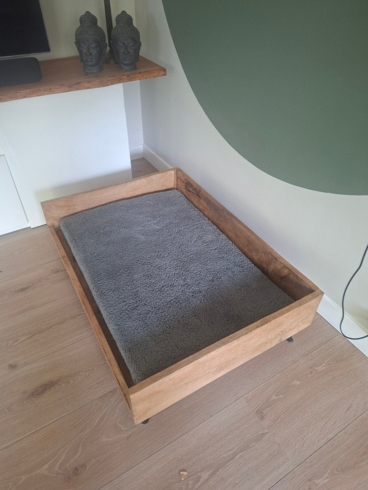 Groot hondenbed met kussen, Ophalen, Zo goed als nieuw, Overige