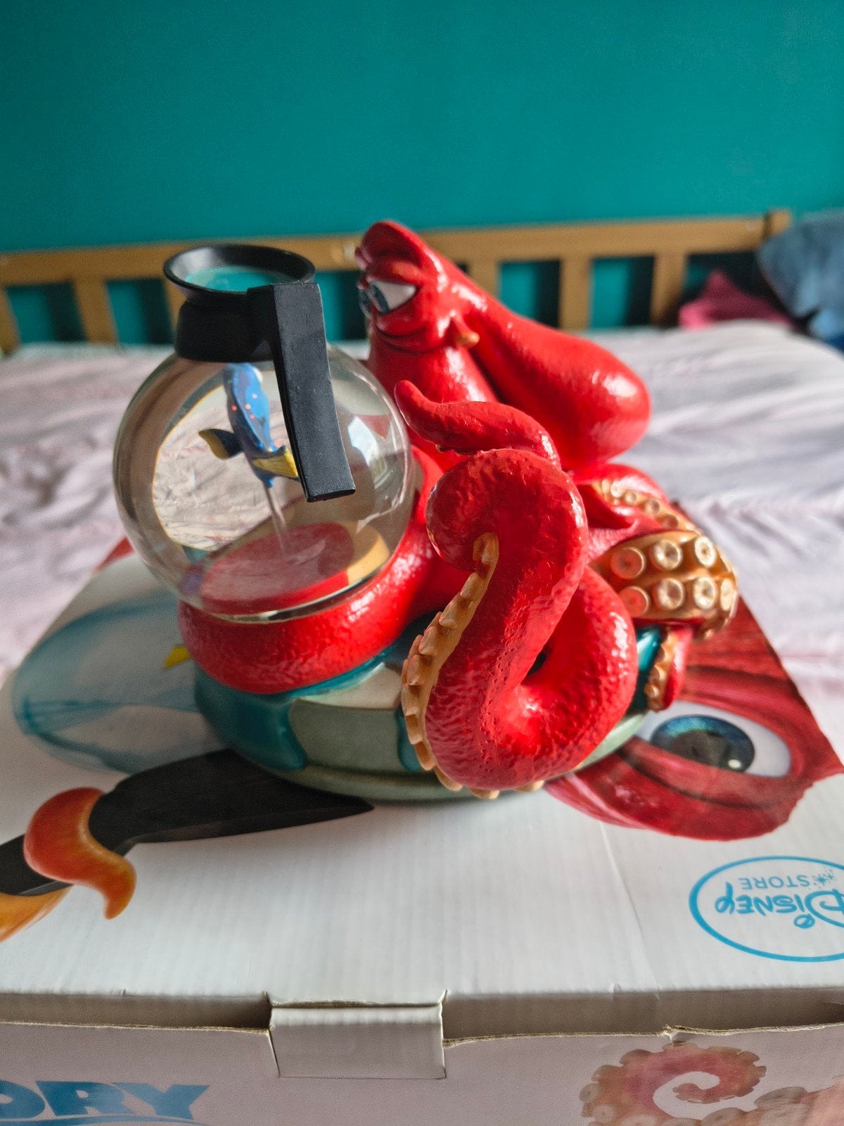 Finding Dory – Originele Disney Store Hank & Dory Snowglobe, Verzamelen, Ophalen, Overige figuren, Zo goed als nieuw, Beeldje of Figuurtje