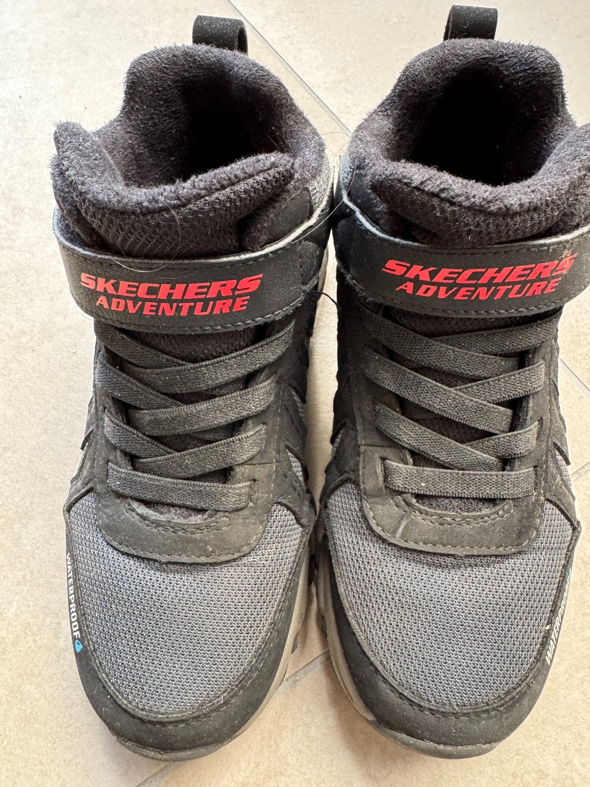 Skechers waterproof schoenen maat 33, Ophalen of Verzenden, Zo goed als nieuw, Jongen, Schoenen