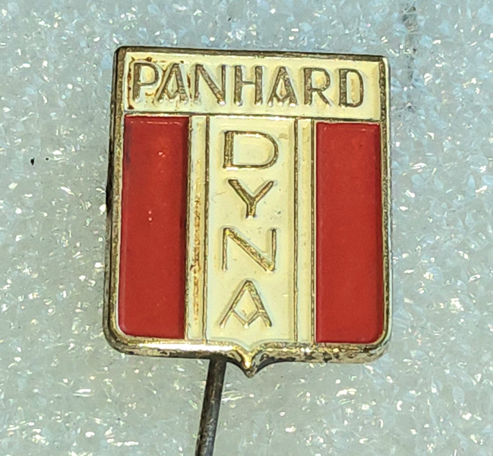 Vintage Panhard Dyna Speldje - Auto Merk, Ophalen of Verzenden, Gebruikt, Overige onderwerpen, Speldje of Pin