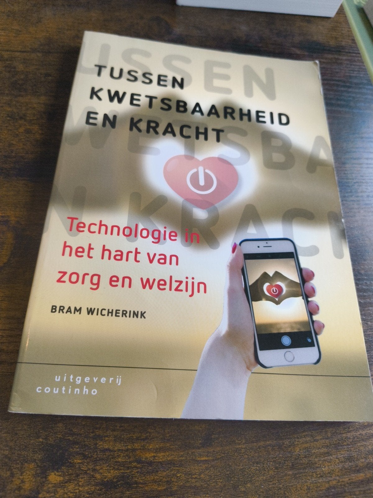 Bram Wicherink - Tussen kwetsbaarheid en kracht, Verzenden, Sociale wetenschap, Bram Wicherink, Zo goed als nieuw