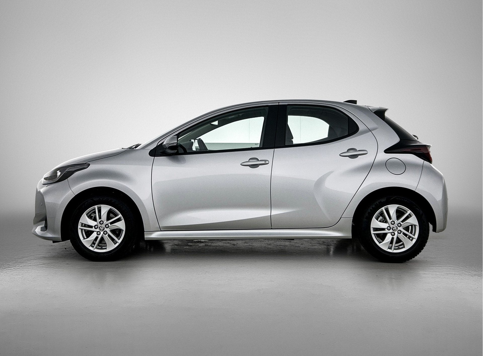 Toyota Yaris 1.5 Hybrid 115 Active + | BTW Voertuig | Stoel+, 12 maanden, Gebruikt, 1490 cc, Bedrijf