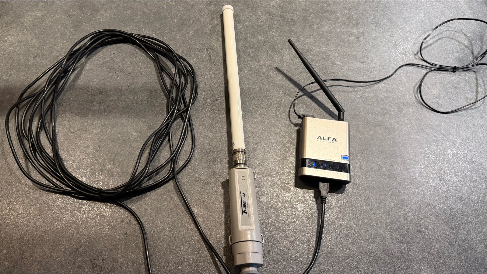 Alfa Network CampPro 3 WiFi-set voor camper/caravan/camping, Computers en Software, Routers en Modems, Zo goed als nieuw, Router