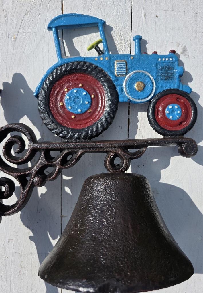 TRACTOR / TREKKER / DEURBEL / GIETIJZER, Tuin en Terras, Tuinwanddecoratie, Huis en tuin decoratie Marie, Nieuw, Info@huisentuindecoratiemarie.nl