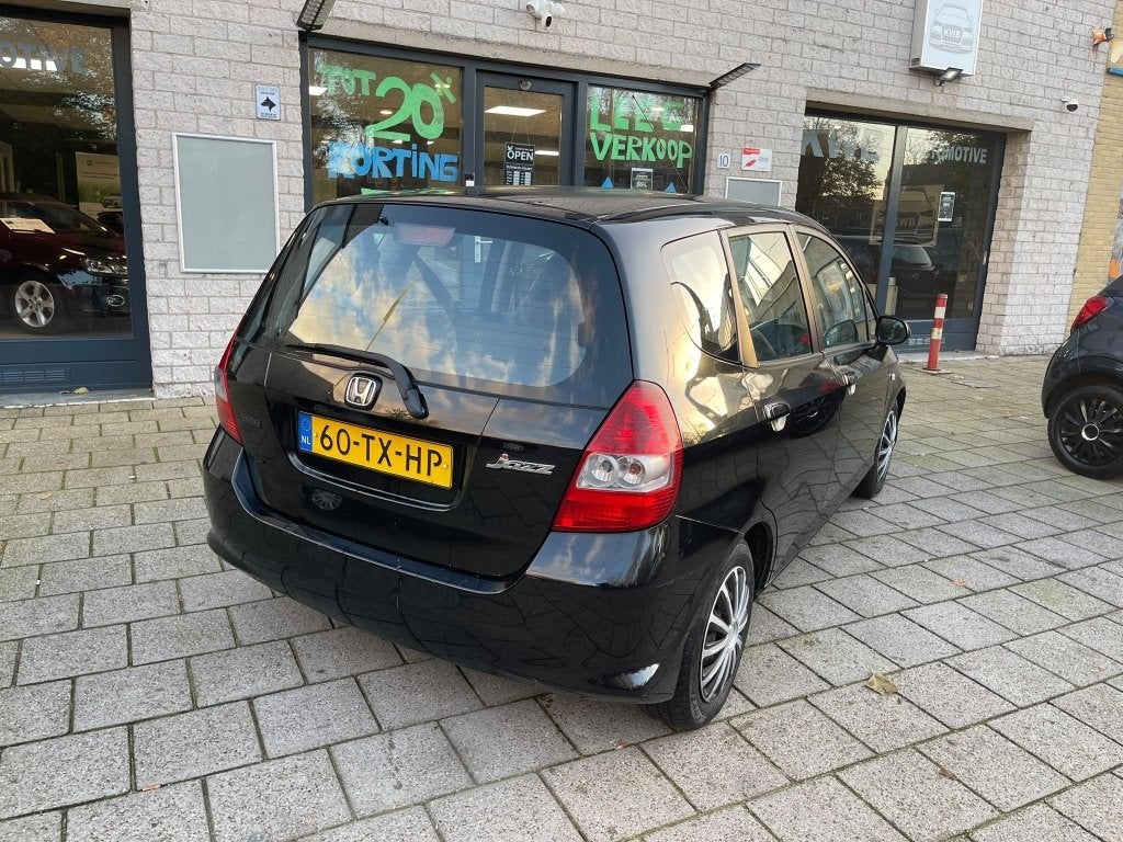 Honda Jazz 1.2 Cool Airco Nieuwe apk, 450 kg, 4 cilinders, Zwart, Bedrijf