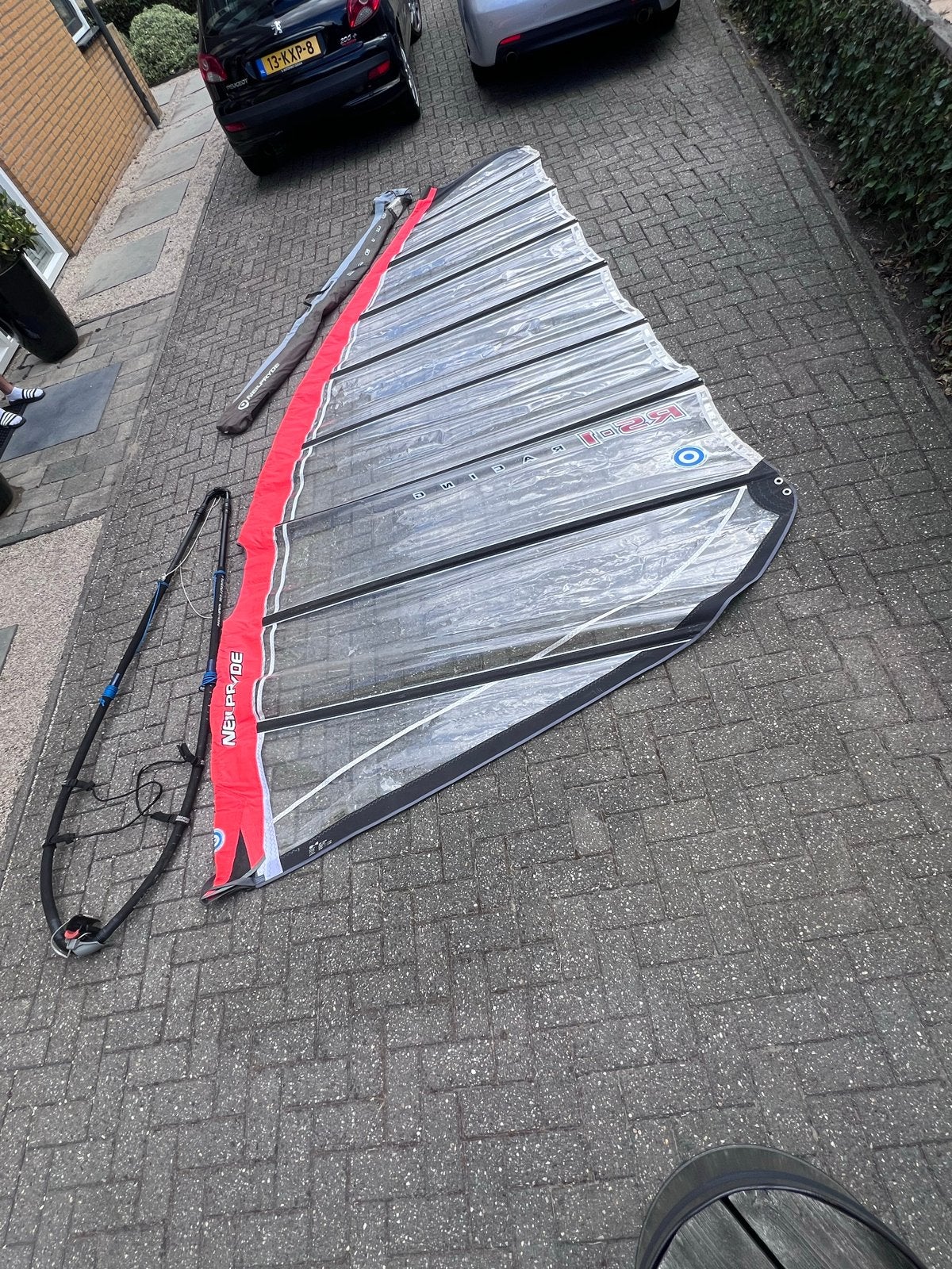 Neilpryde RS-1 windsurfzeil 8.4 m² met giek, Watersport en Boten, Windsurfen, Ophalen, Gebruikt, Met giek, 8 m² of meer