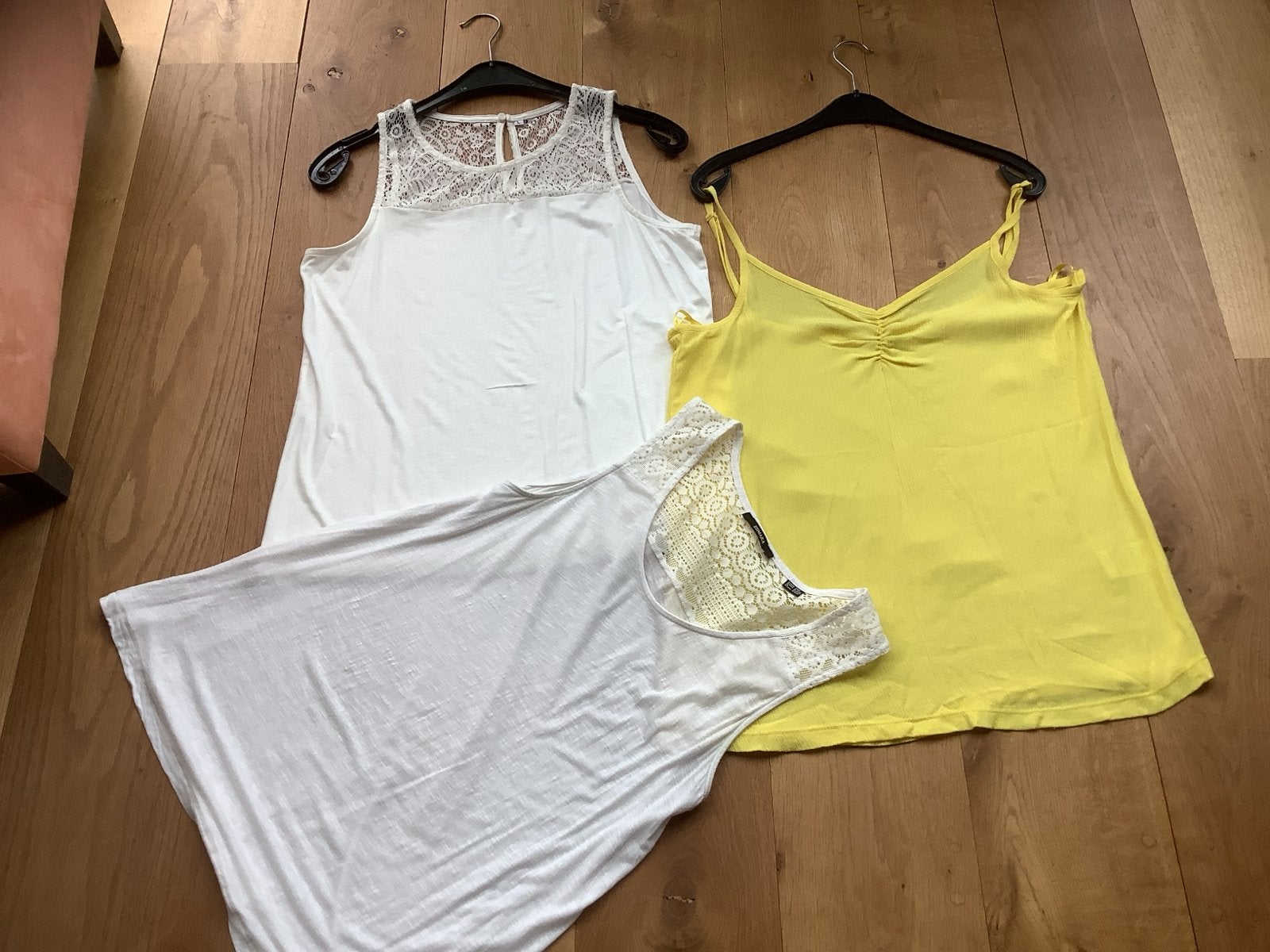 Set van 3 zomerse tops (wit en geel) - Maat L, Kleding | Dames, Wit, Maat 42/44 (L), Ophalen of Verzenden, Zonder mouw