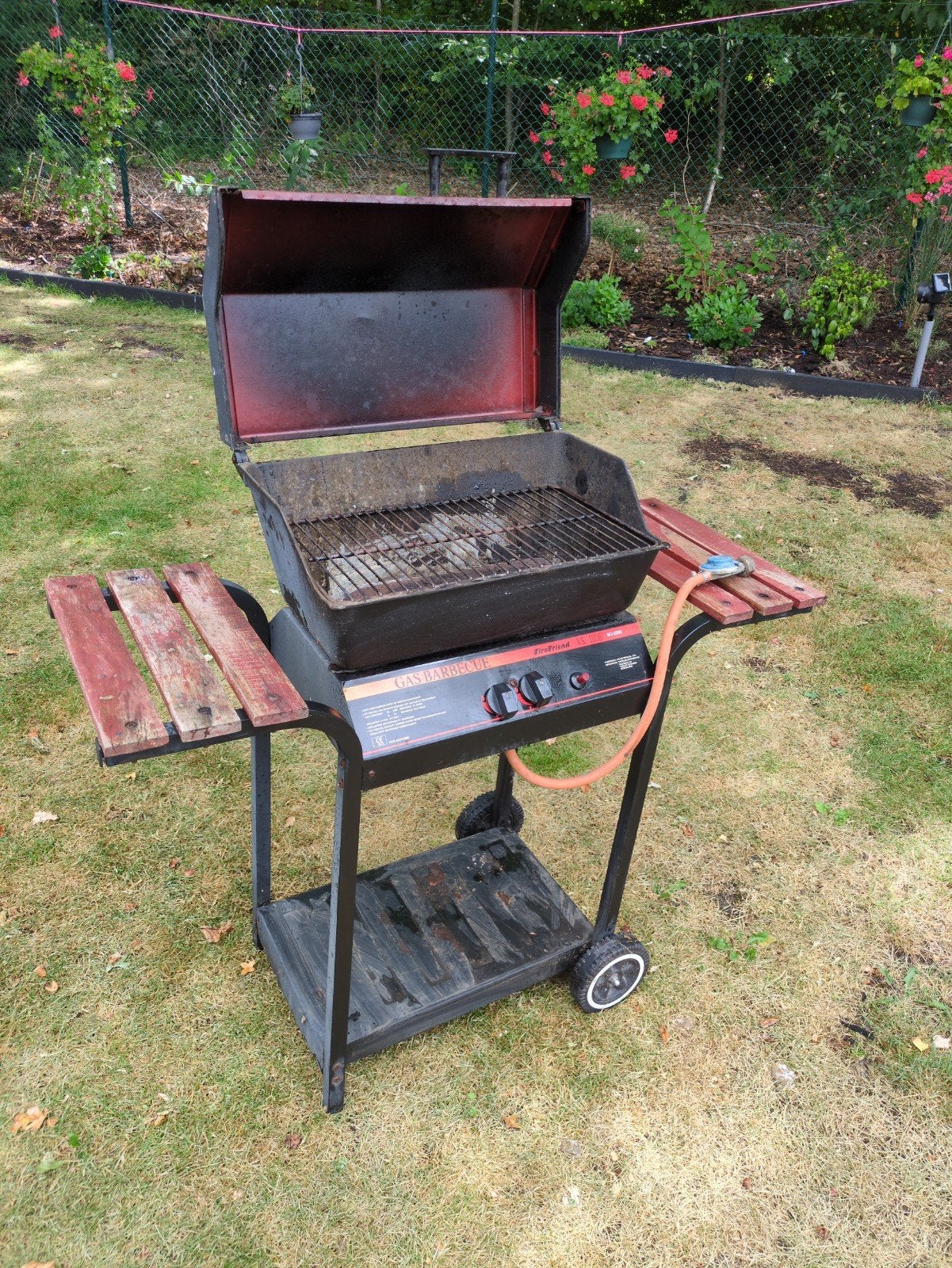 Gebruikte gasbarbecue met zijtafels, Ophalen, Gebruikt, FireFriend