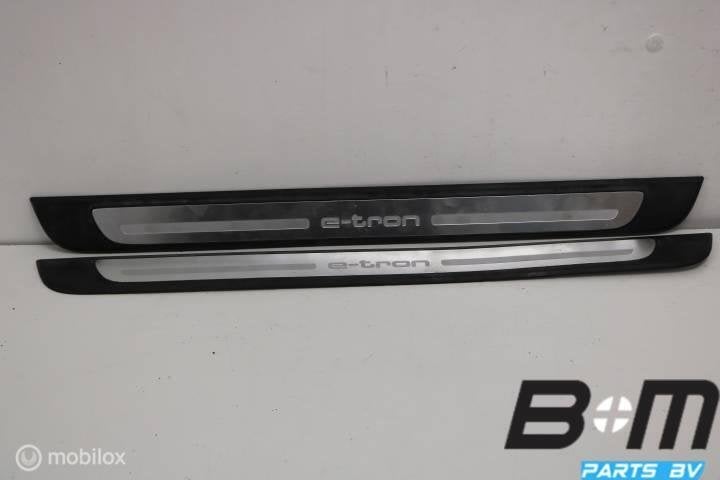 Set instaplijsten voorzijde A3 8V Sportback 8V4853491E, Gebruikt
