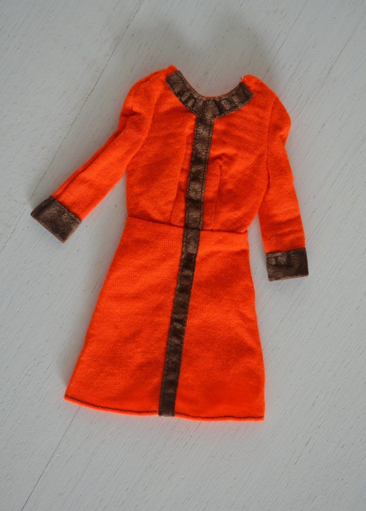 Barbie Best Buy Fashions rood/oranje jurk (Mattel, jaren 70), Ophalen of Verzenden, Zo goed als nieuw, Pop