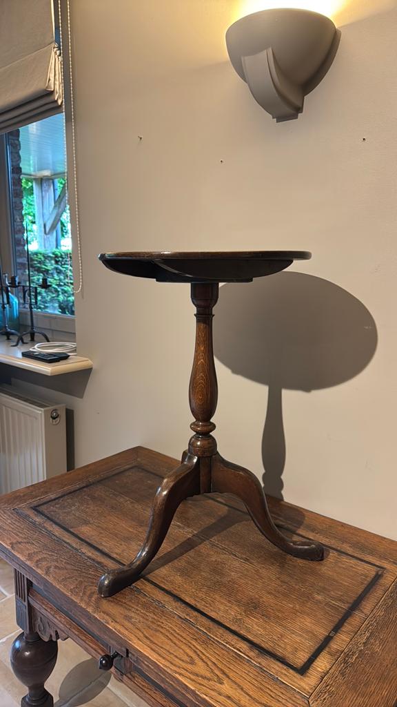 Mooie antieke Wijntafel, Ophalen