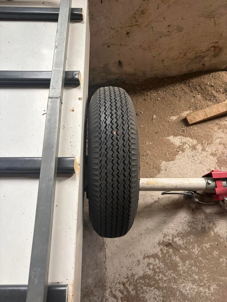 Saris Aanhanger ARBA 500 kg - Ideaal voor vakanties, Ophalen, Gebruikt