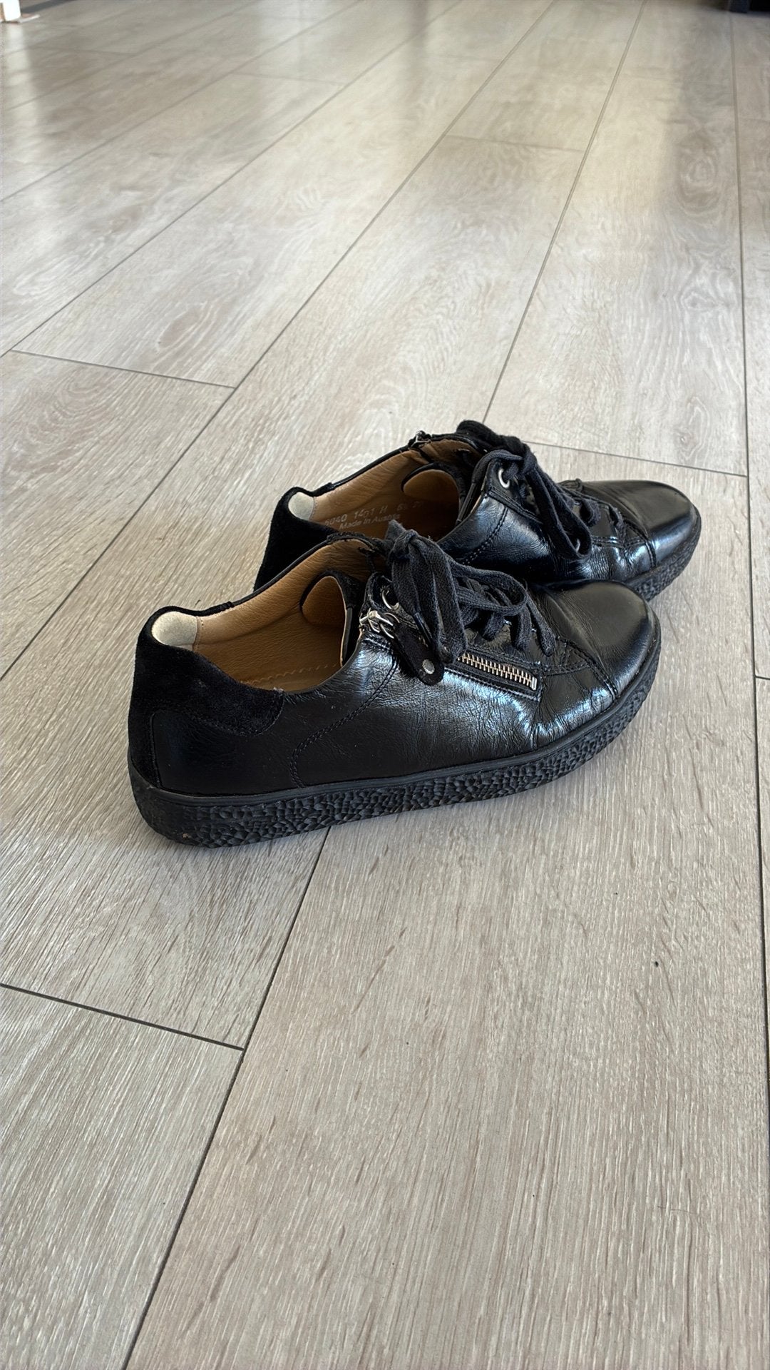 Hartjes sneakers dames zwart maat 6,5 breedtemaat H, Kleding | Dames, Schoenen, Ophalen of Verzenden, Gedragen, Zwart, Sneakers of Gympen