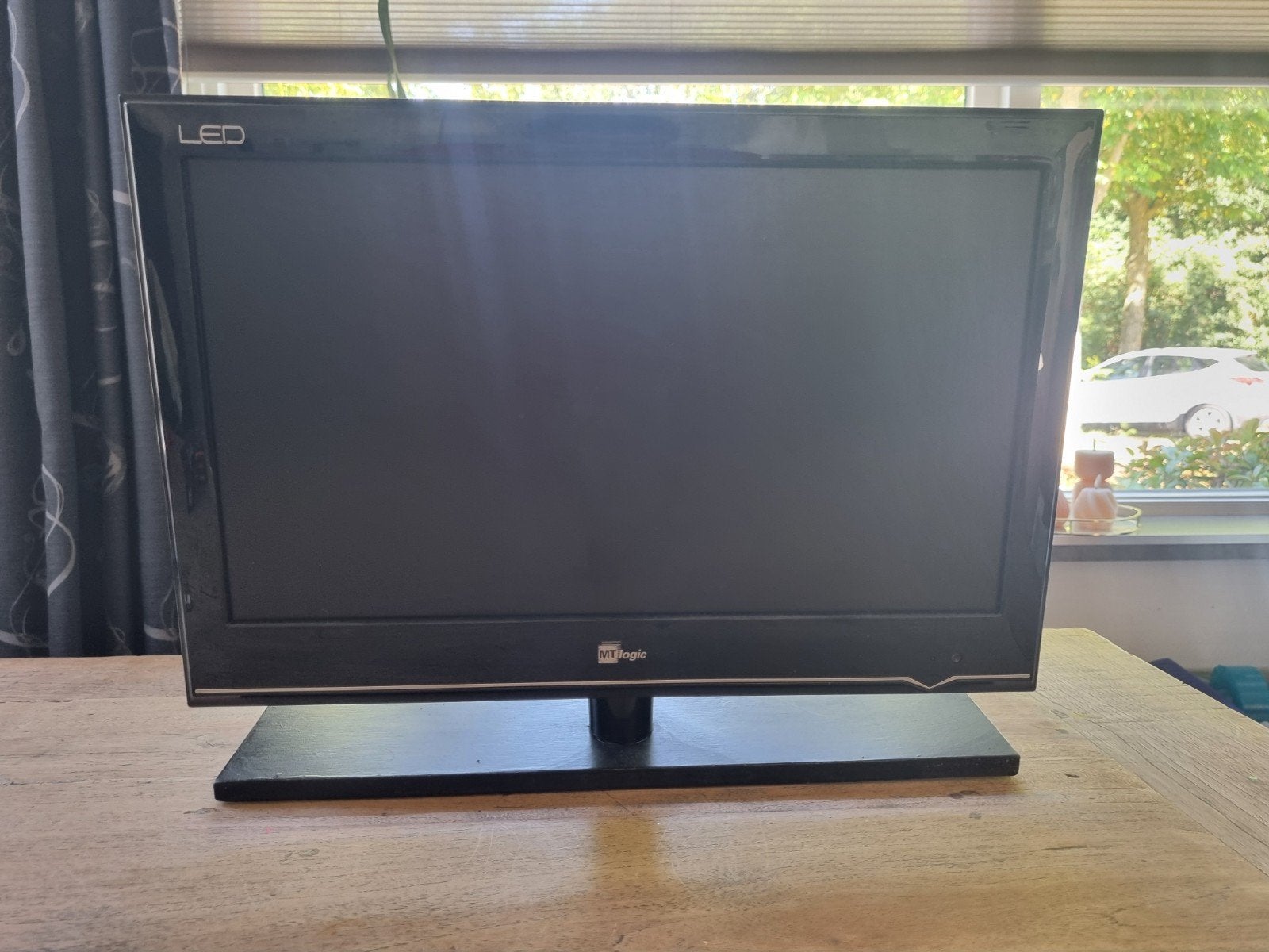 MT Logic LED TV met wandbeugel en houten standaard, Ophalen, 50 Hz, Overige merken