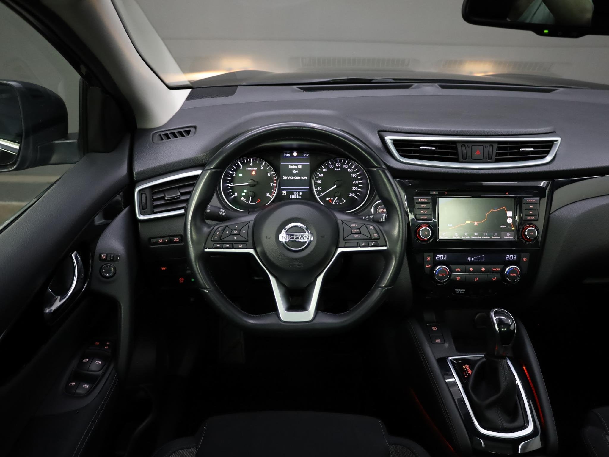 Nissan Qashqai 1.3 DIG-T Design Edition | Trekhaak | 360 Cam, Auto's, Nissan, Stof, Gebruikt, Euro 6, Zwart