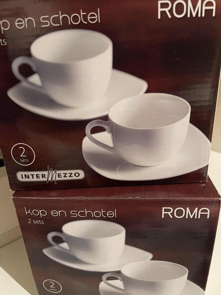 Roma en intermezzo servies- schalen - borden - Gusto messen, Ophalen of Verzenden, Zo goed als nieuw, Overige stijlen, Bord(en)