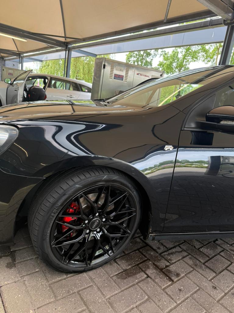 Golf R line met uitlaat! APK TOT 21-02-2027, Ophalen, Zo goed als nieuw
