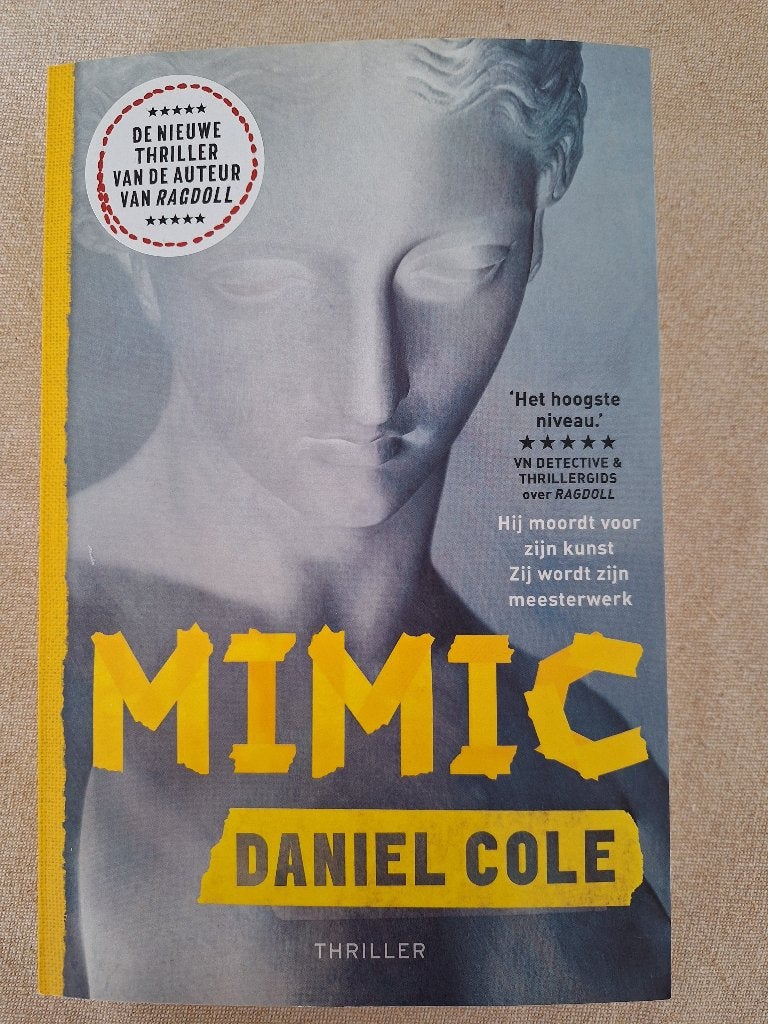 Mimic, thriller van Daniel Cole, Ophalen of Verzenden, Zo goed als nieuw, Daniel Cole