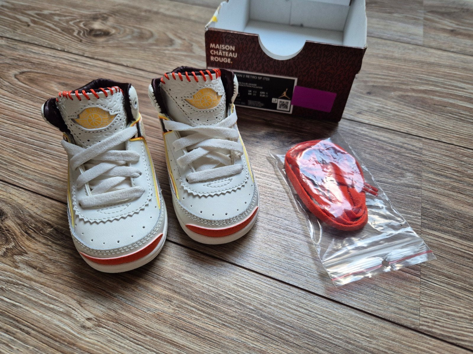 Nike Jordan 2 retro Maison Chateau Rouge - maat 21 nieuw, Schoentjes, Nieuw, Ophalen of Verzenden, Nike Jordan