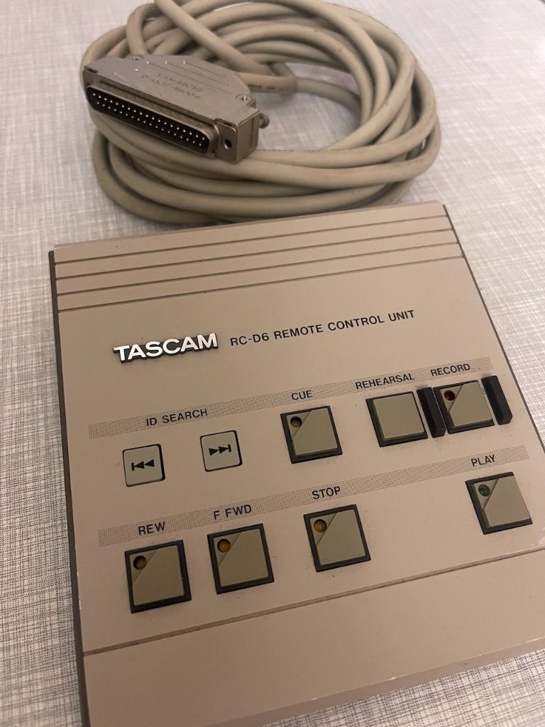 Tascam RC-D6, remote voor DA-60 Professionele DAT Recorder, Ophalen of Verzenden, Gebruikt, Audio