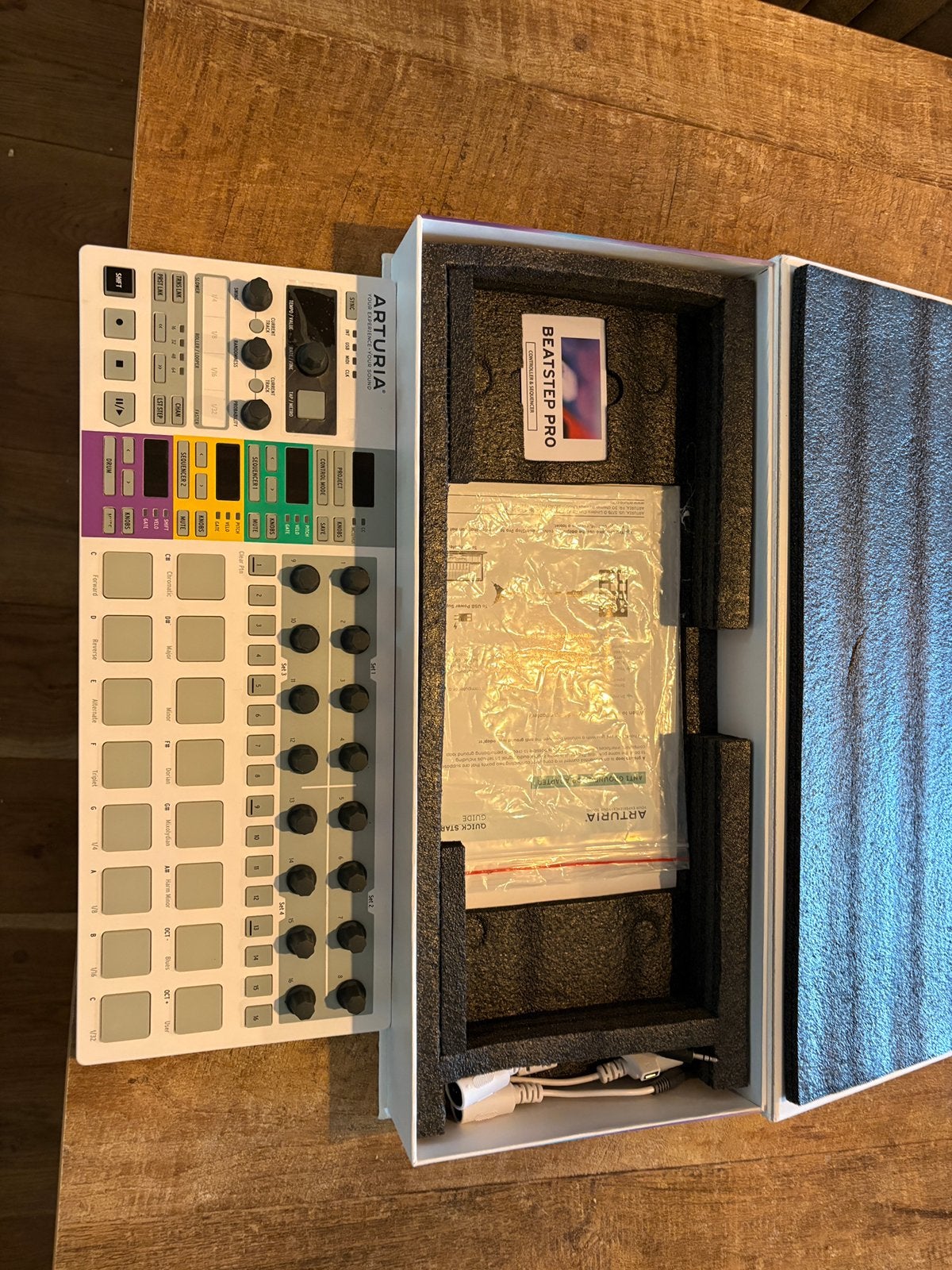 BeatStep Pro MIDI Controller/Sequencer, Ophalen of Verzenden, Zo goed als nieuw