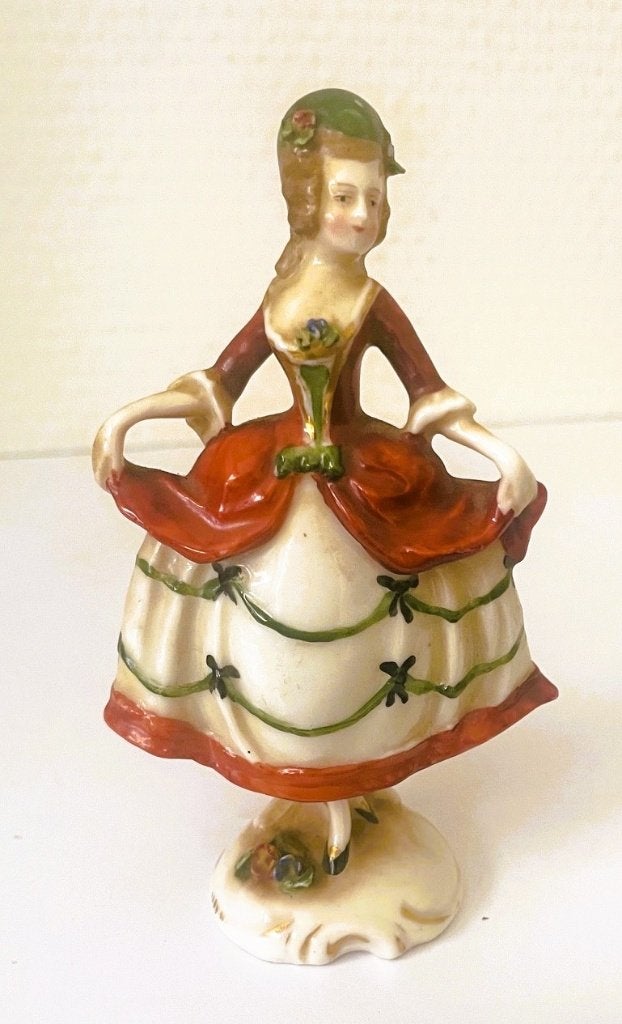Capo di Monte - Dansende dame - porseleinen beeldje, Ophalen of Verzenden