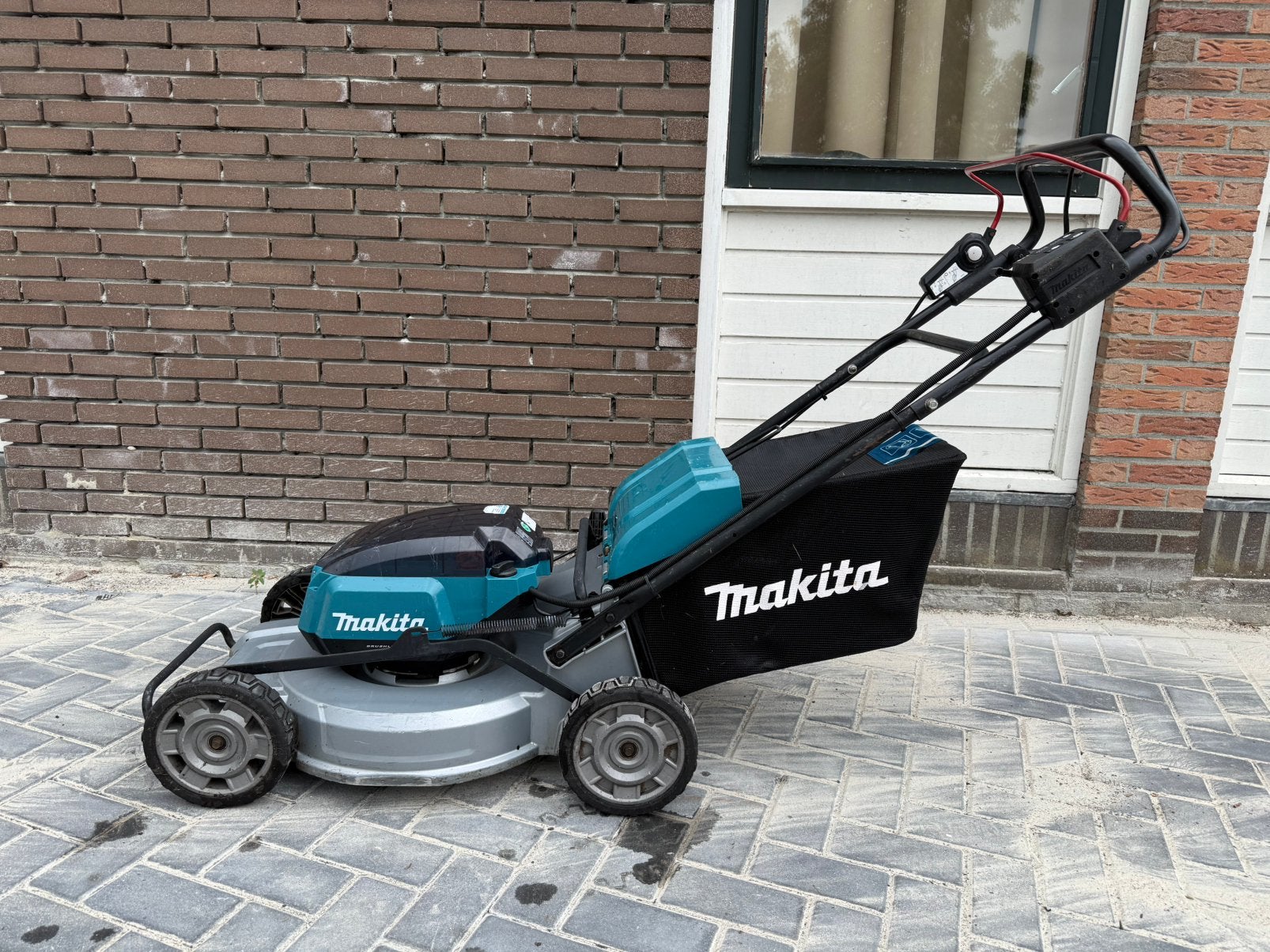 Makita DLM533| Accu Grasmaaier 2x 18V | Zonder accu's, Ophalen, Cirkelmaaier, ., Versnellingen