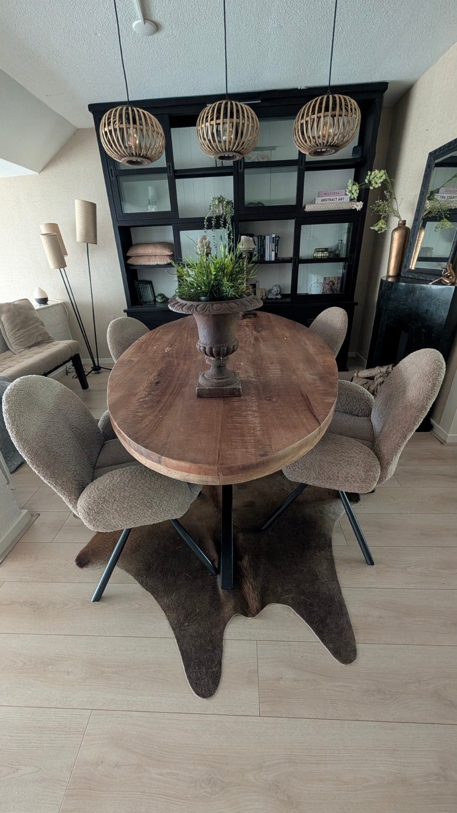 Goossens ovale eettafel met 4 draaibare stoelen, Ophalen