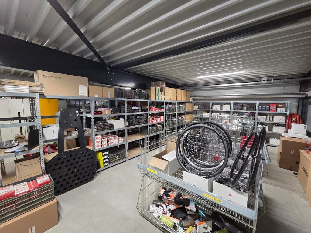 Te koop een grote partij fietsonderdelen wegens overcompleet, Overige materialen, Overige typen, Nieuw, Ligfiets
