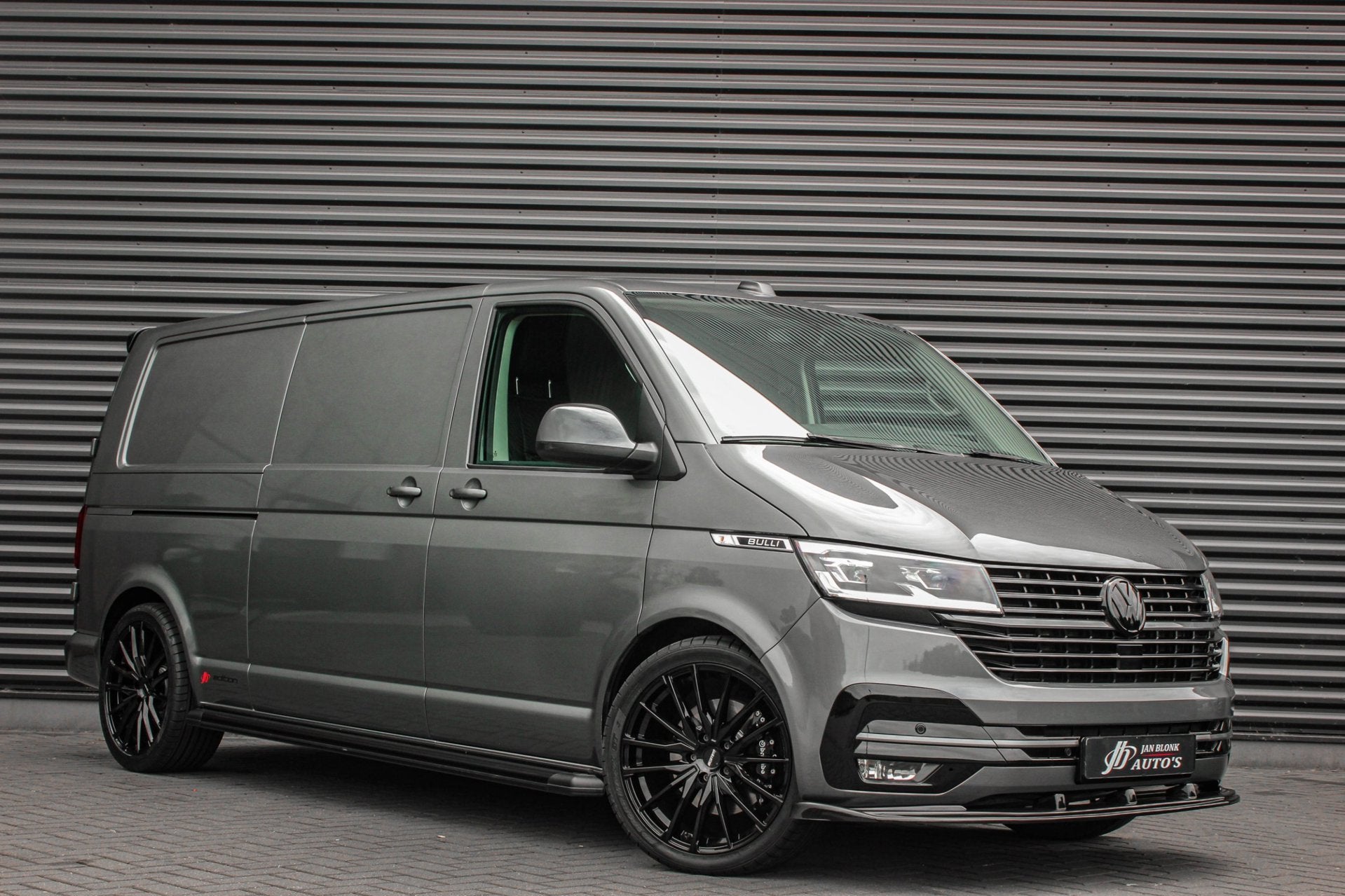 Volkswagen Transporter 2.0 TDI L2H1 204PK JB-EDITION DSG / P, Dealer onderhouden, Gebruikt, 4 cilinders, 1858 kg
