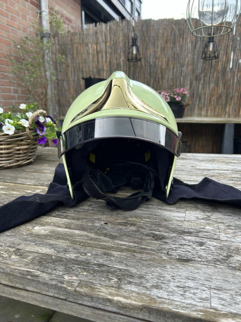 Brandweer helm MSA, Ophalen of Verzenden, Zo goed als nieuw