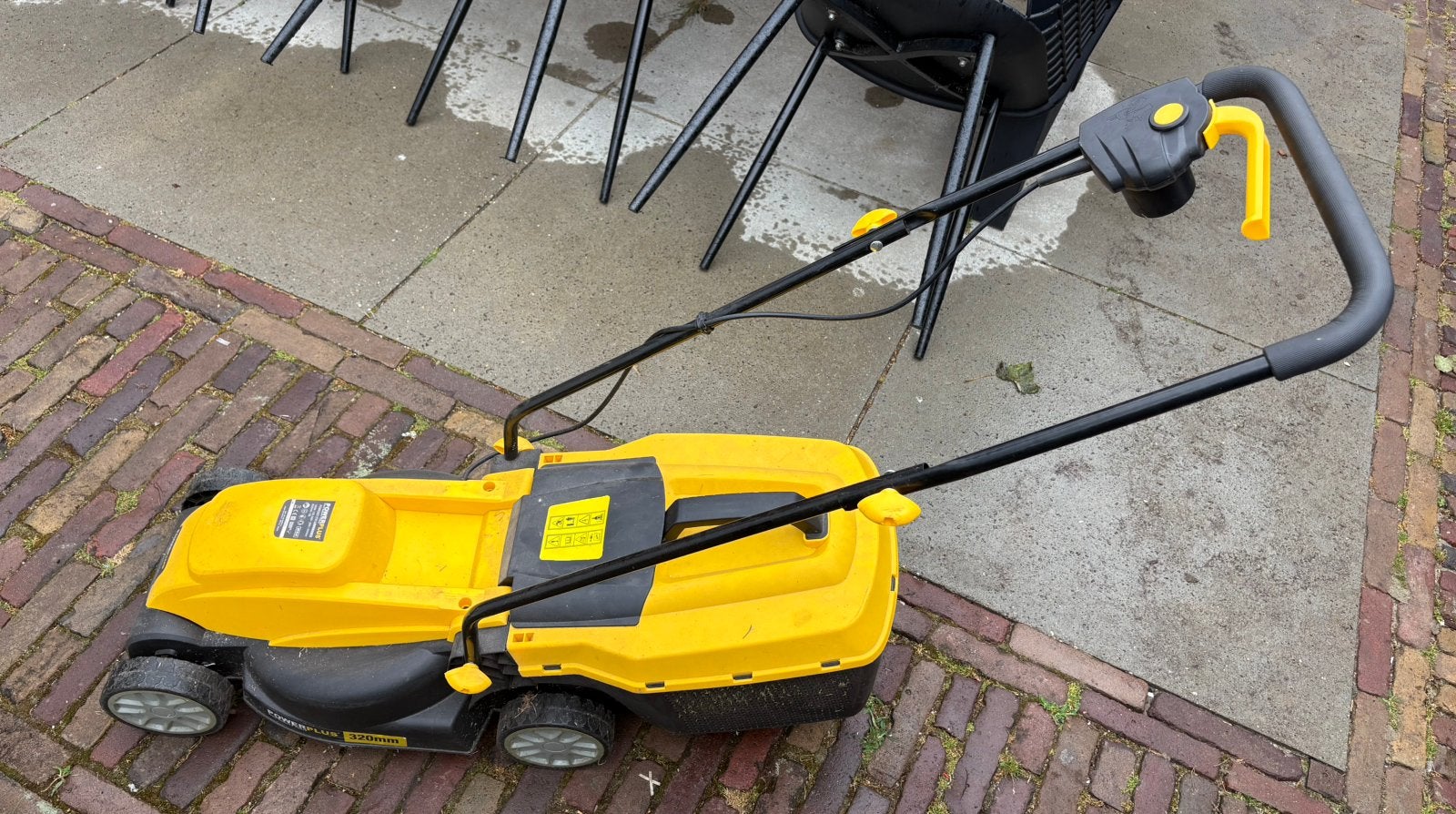 Powerplus elektrische grasmaaier, Tuin en Terras, Grasmaaiers, Gebruikt, Elektrische grasmaaier, Ophalen of Verzenden, Opvangbak