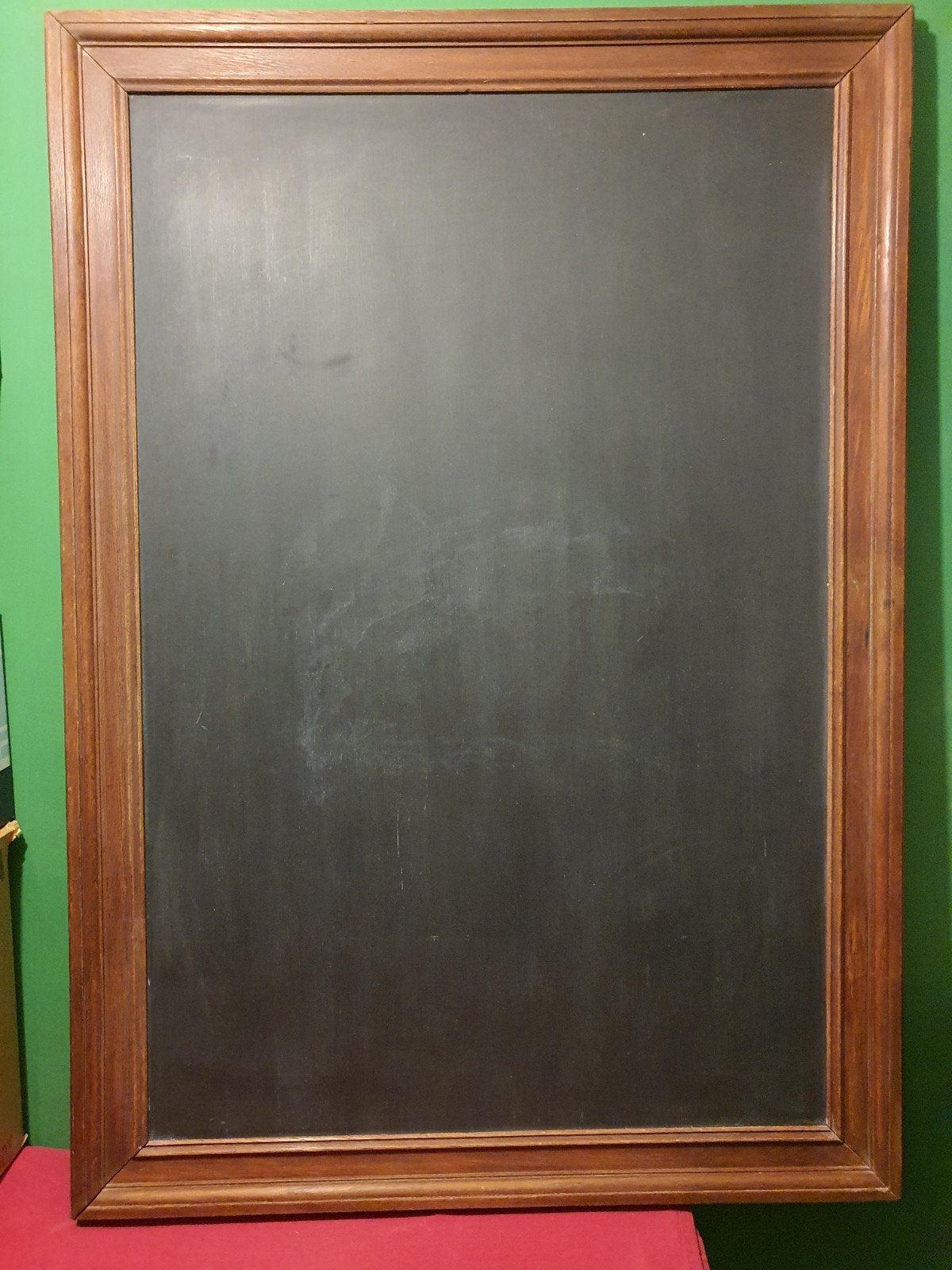 Schoolbord in antieke eiken lijst 90 x 130 cm. Menubord., Antiek en Kunst, Ophalen