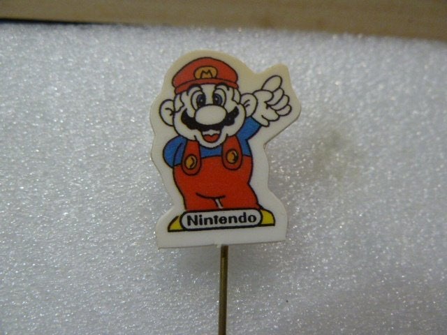 Vintage Nintendo Super Mario Bros Speldje Pin, Ophalen of Verzenden, Gebruikt, Figuurtje, Speldje of Pin