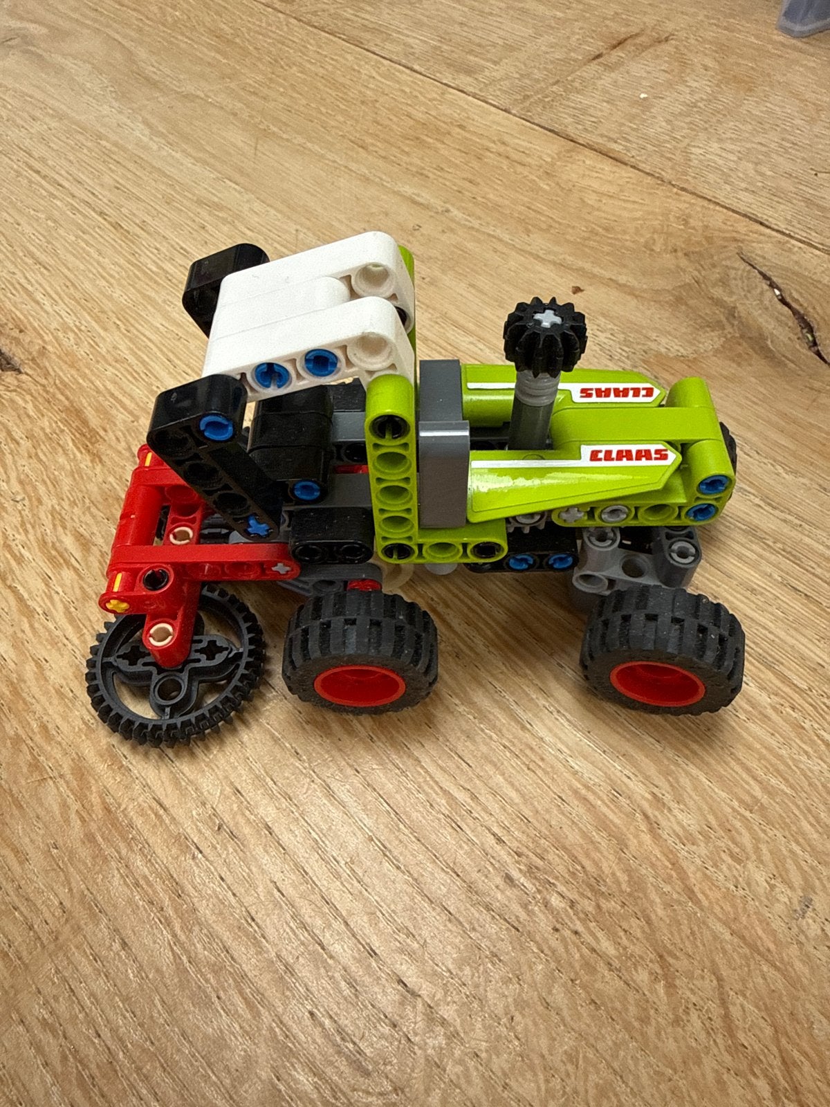 LEGO TECHNIC 42102 mini CLAAS XERION (opsturen kan), Ophalen of Verzenden, Zo goed als nieuw