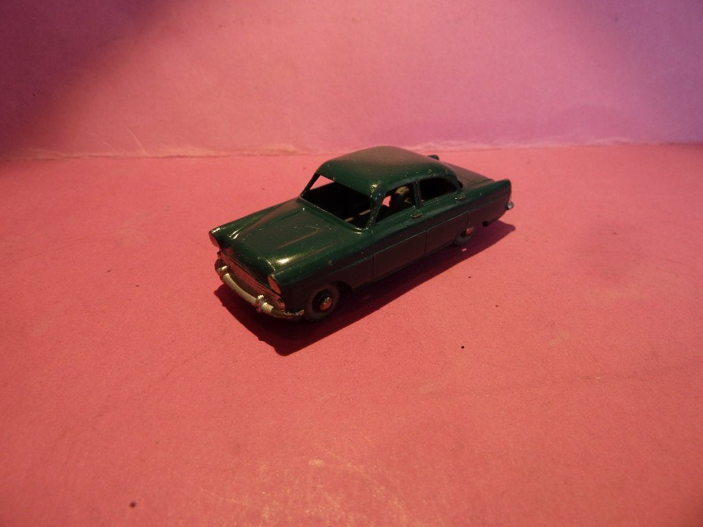 LESNEY: nr.33 FORD ZODIAC  ( donker groen - 1957) met haakje, Hobby en Vrije tijd, Ophalen of Verzenden, Gebruikt, Auto