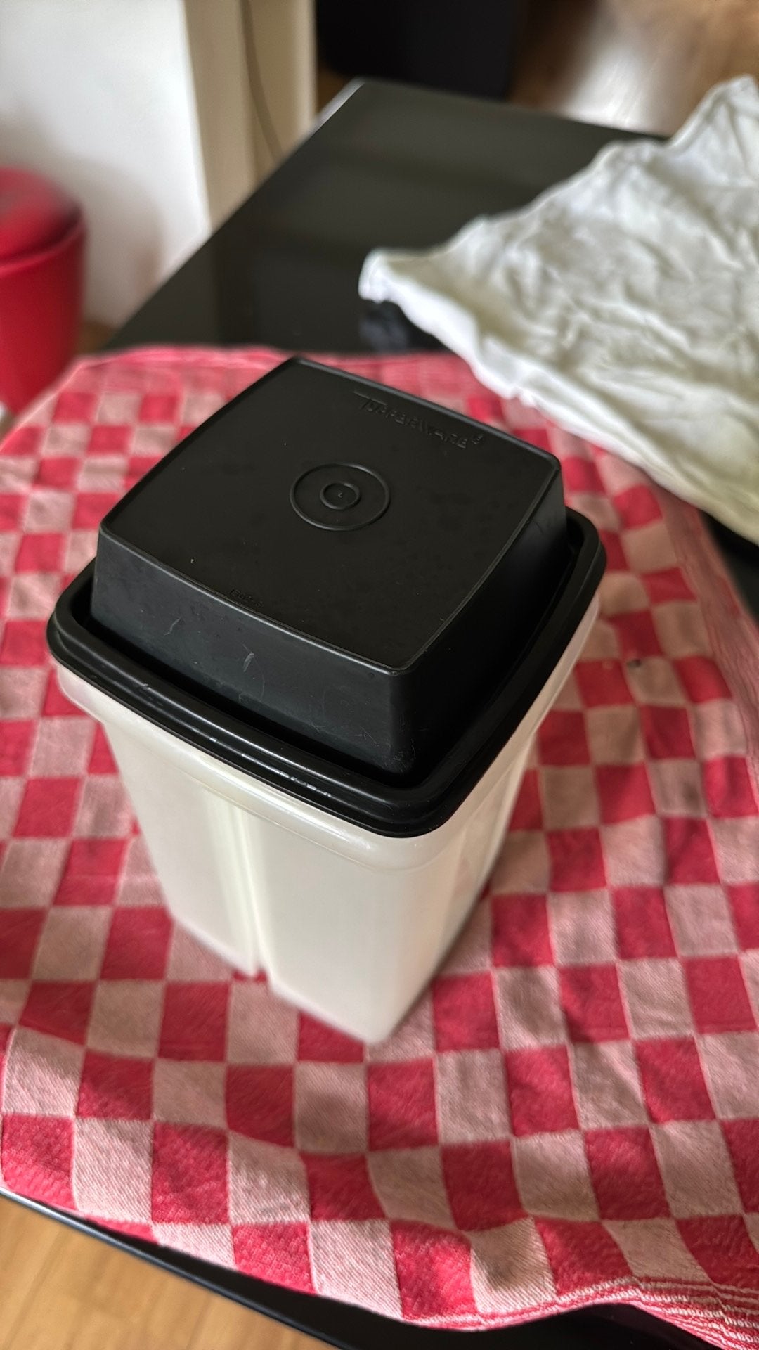 Tupperware beschuitdoos met zwart deksel, Ophalen of Verzenden, Zo goed als nieuw, Overige typen