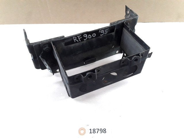 RF900 1993 - 1996 Suzuki Batterijbak D1-35680