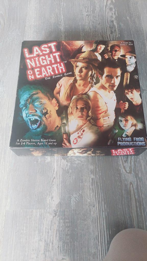 Last night on Earth, Ophalen of Verzenden, Zo goed als nieuw