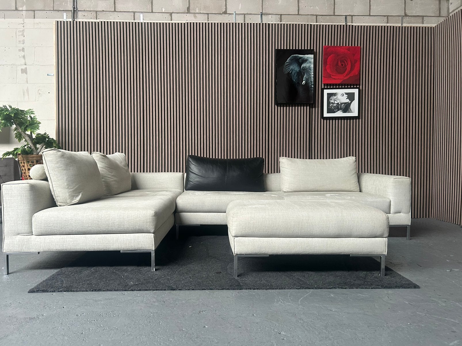 GRATIS LEVERING Design on Stock Aikon Bank 330X198 GEREINIGD