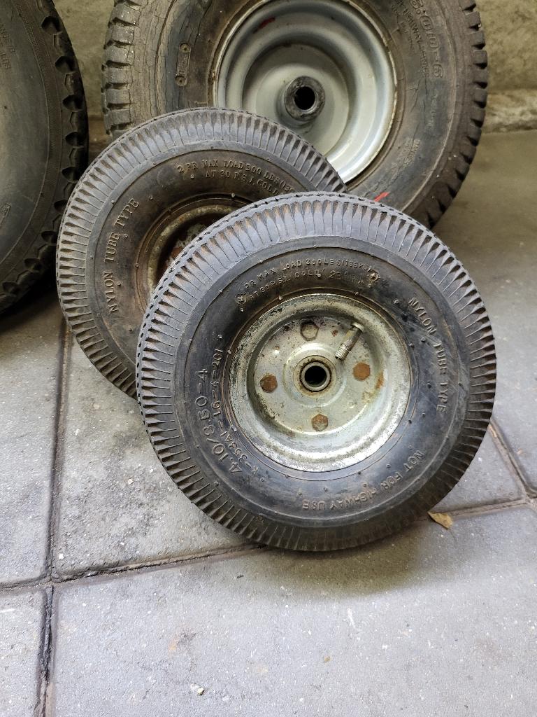 Kleine wielen met luchtbandjes (2 stuks), Ophalen of Verzenden, Gebruikt