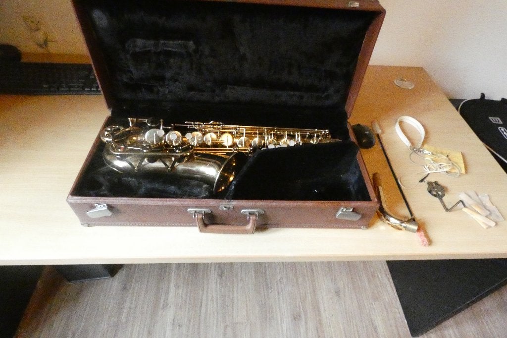 Vito (642) Alt Saxofoon, Ophalen of Verzenden, Gebruikt, Alt, Met koffer