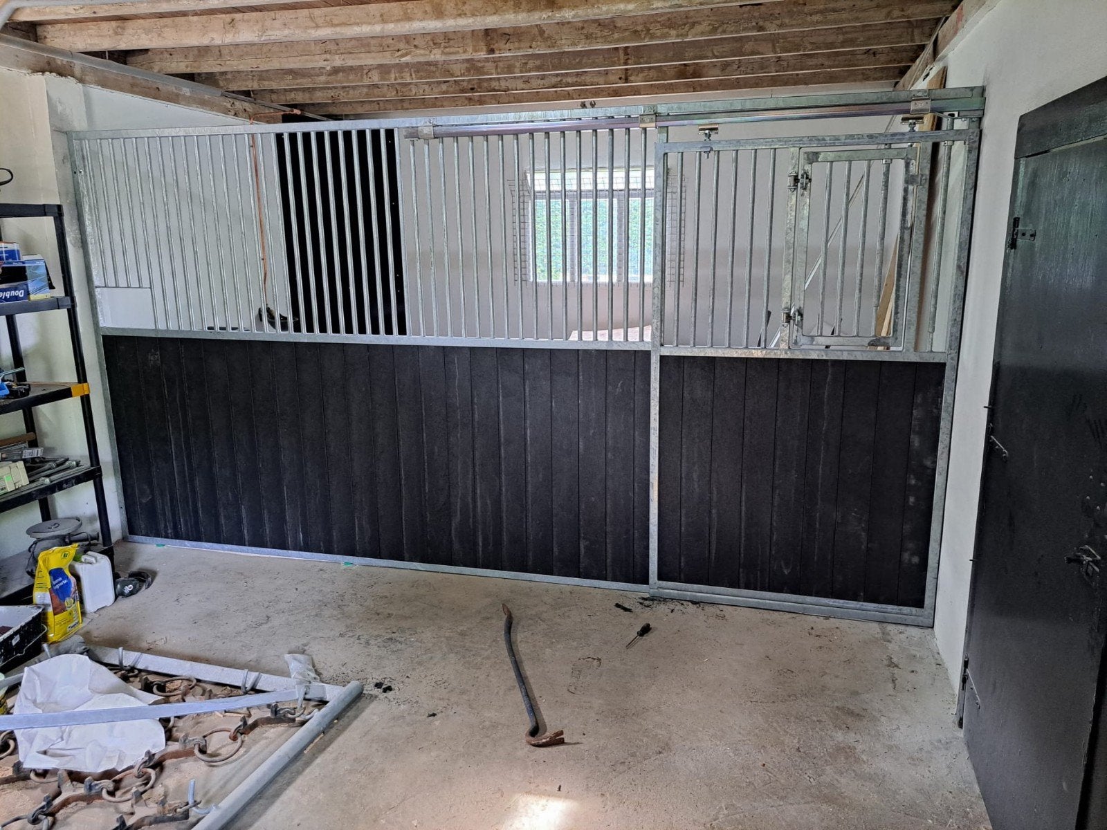 Stalwand/ voorwand met schuifdeur, Dieren en Toebehoren, Ophalen, Zo goed als nieuw, Springen