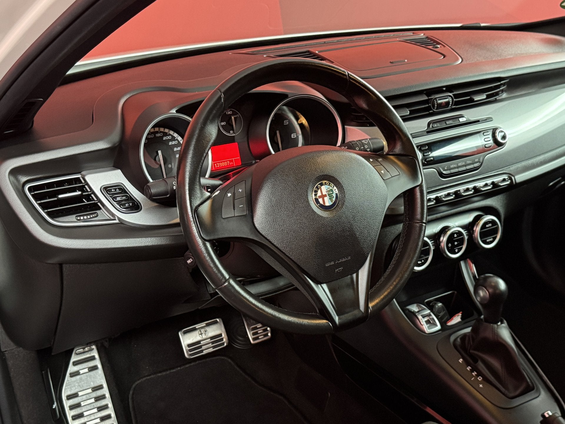 Alfa Romeo Giulietta 2.0 JTDm Progression | Automaat | Clima, Auto's, Euro 5, Stof, Zwart, 4 cilinders