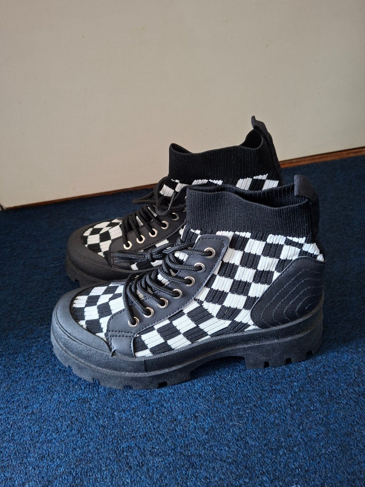 Damesschoenen hoge gympen zwart/wit mt 38 nieuw!!, Kleding | Dames, Zwart, Nieuw, Ophalen of Verzenden, Sneakers of Gympen