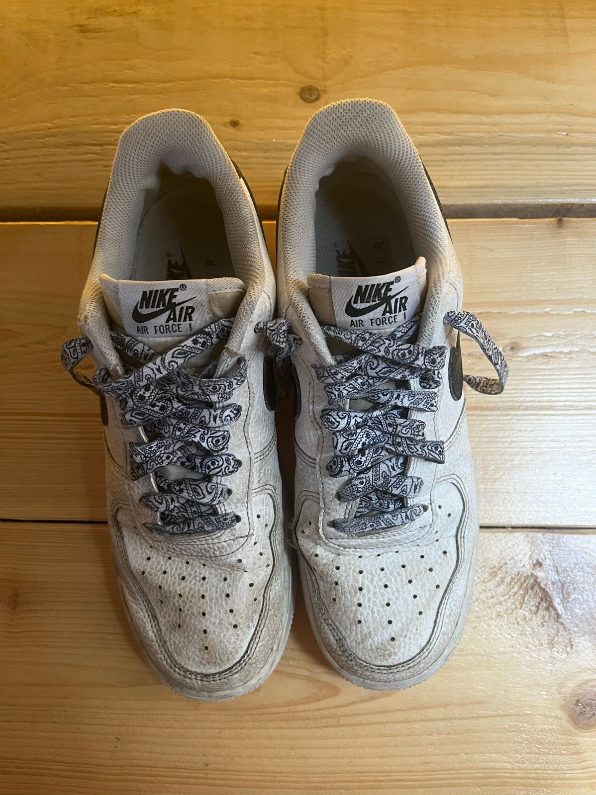 Nike Air Force 1 - Maat 42.5 met custom veters, Wit, Ophalen of Verzenden, Sneakers of Gympen, Gedragen