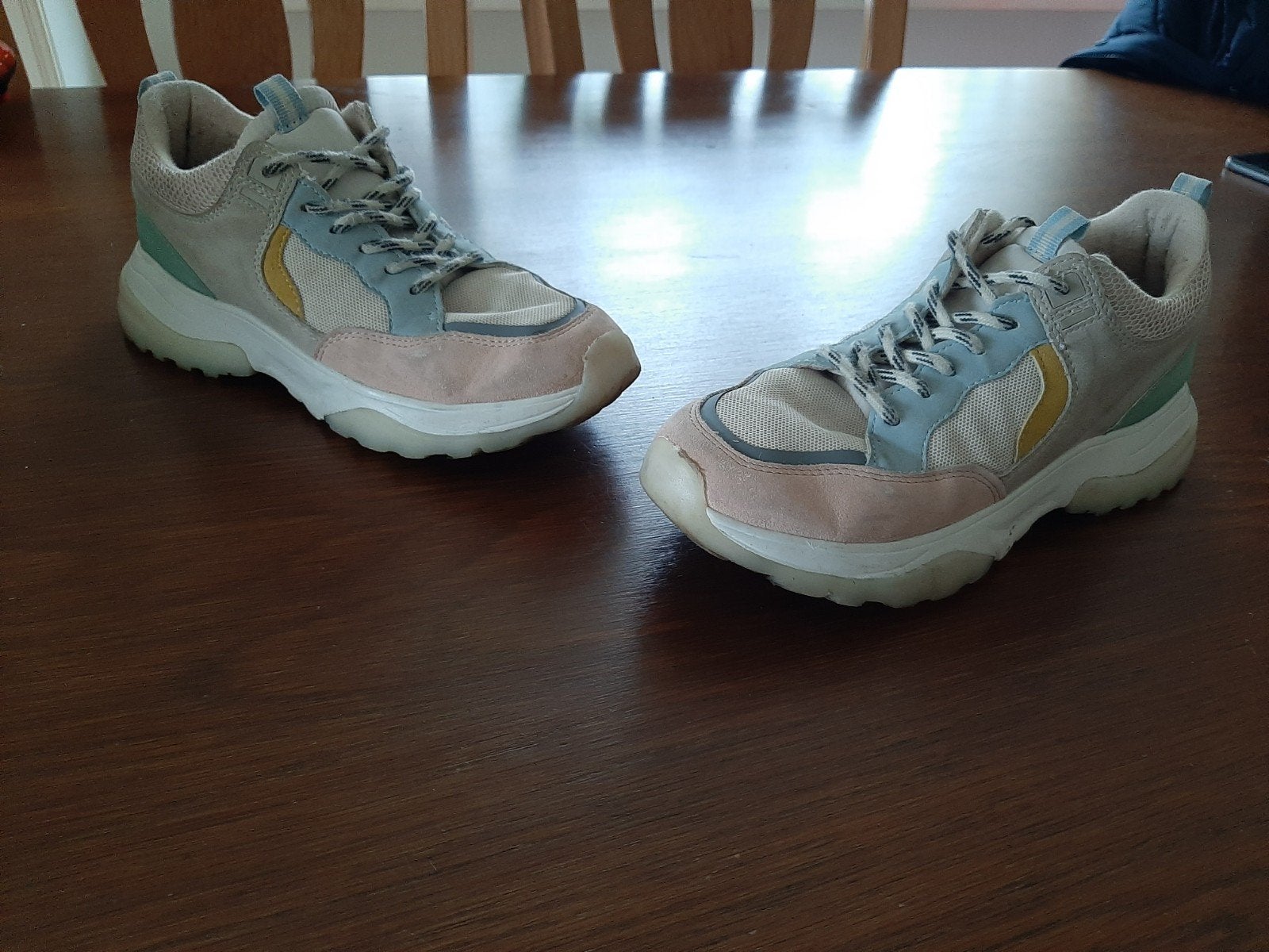 Nieuwstaat mooie roze witte sneakers zara maat 35, Kinderen en Baby's, Kinderkleding | Schoenen en Sokken, Meisje, Schoenen, Ophalen of Verzenden