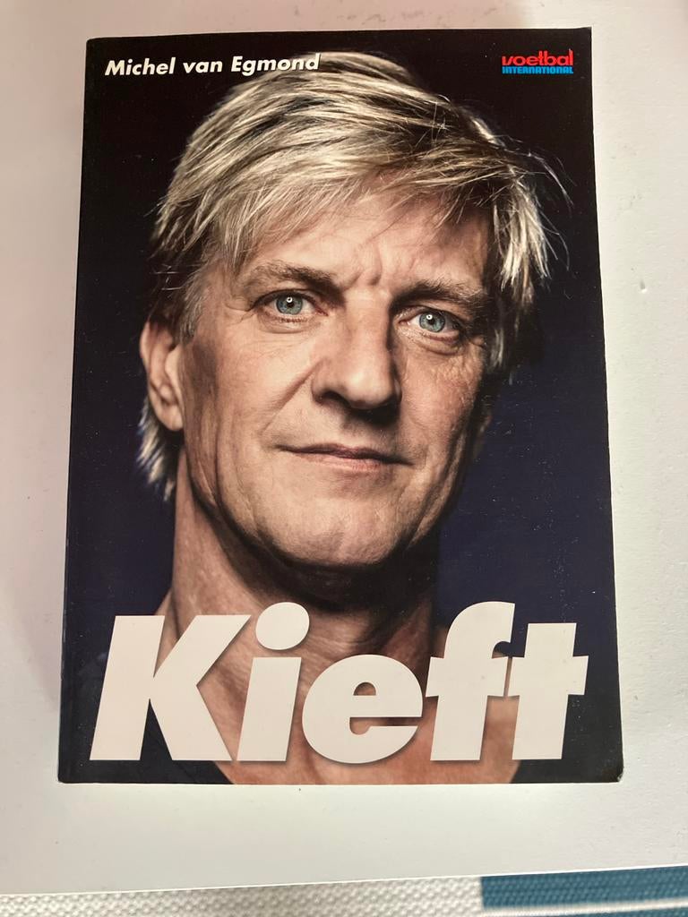 Kieft - Michel van Egmond (Voetbal International), Ophalen of Verzenden, Gelezen, Sport